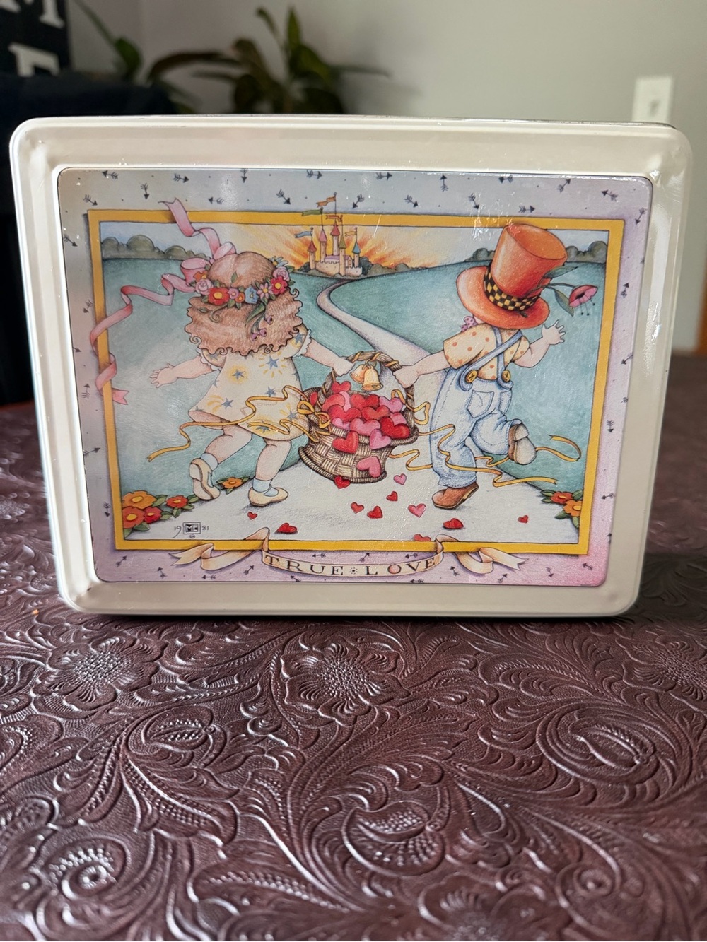 Mary Engelbriet vintage Decorative Tin with Romantic Children Illustration -